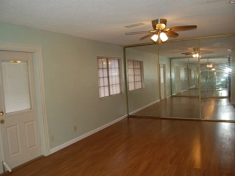 7185 Acorn Ct — Photo 17