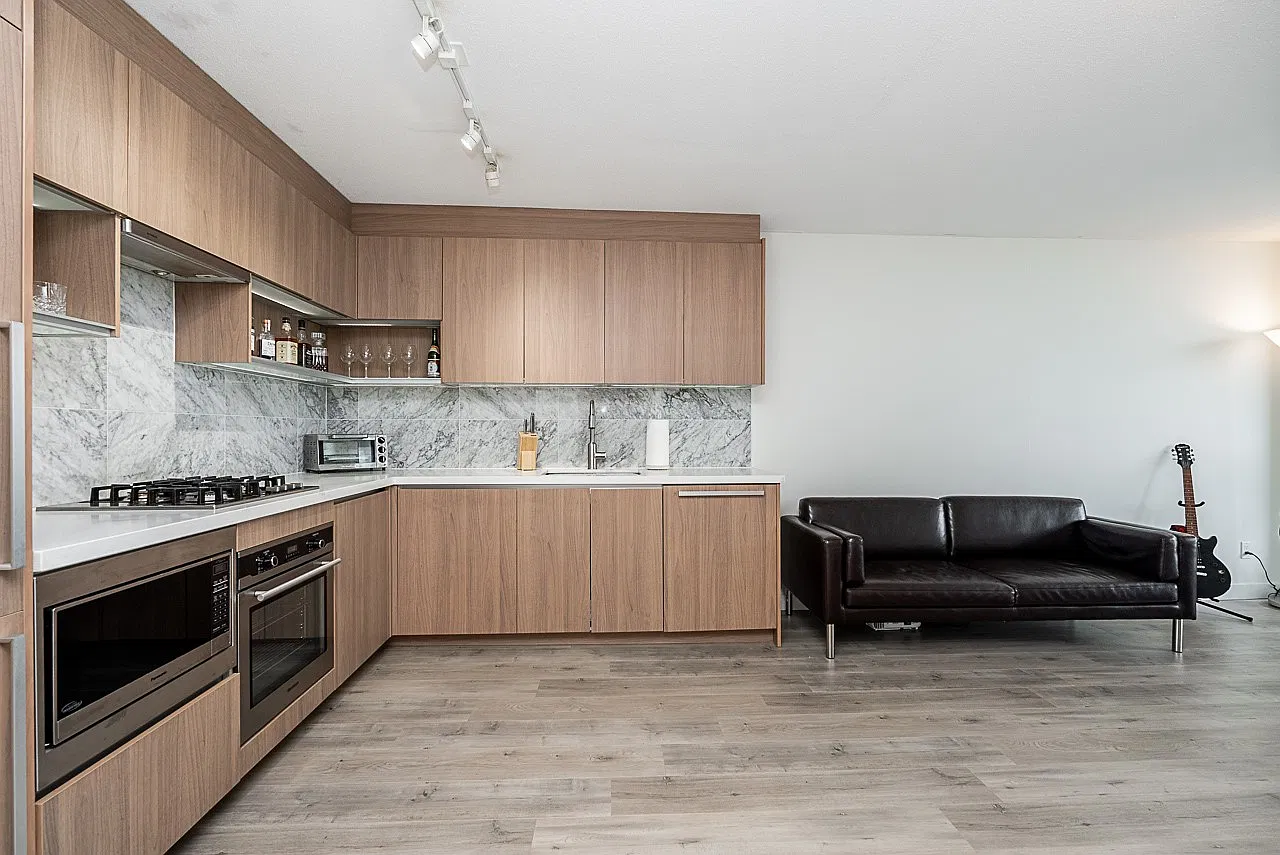 13750 100 Avenue Surrey — Photo 4
