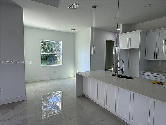 5th image of 1203 W 10th St