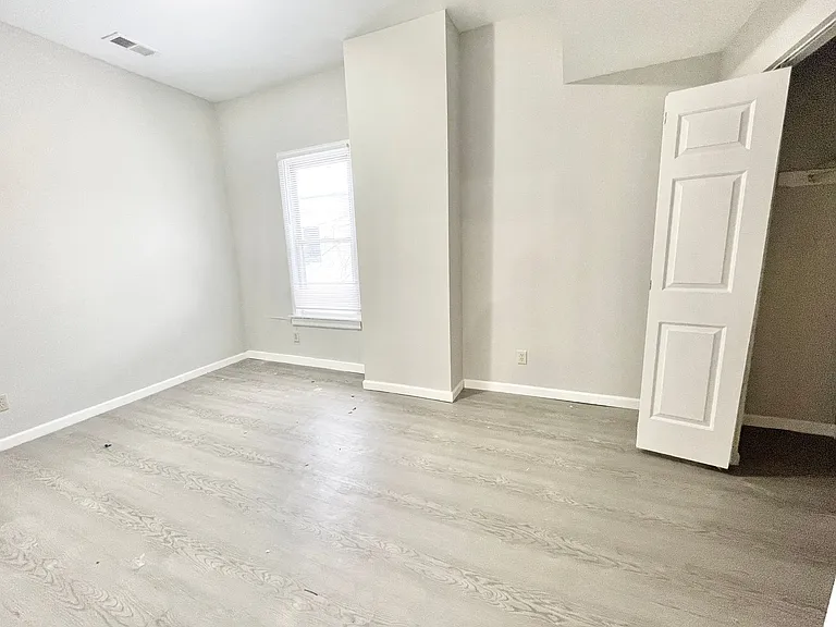 1718-34 E Lafayette Pl — Photo 27
