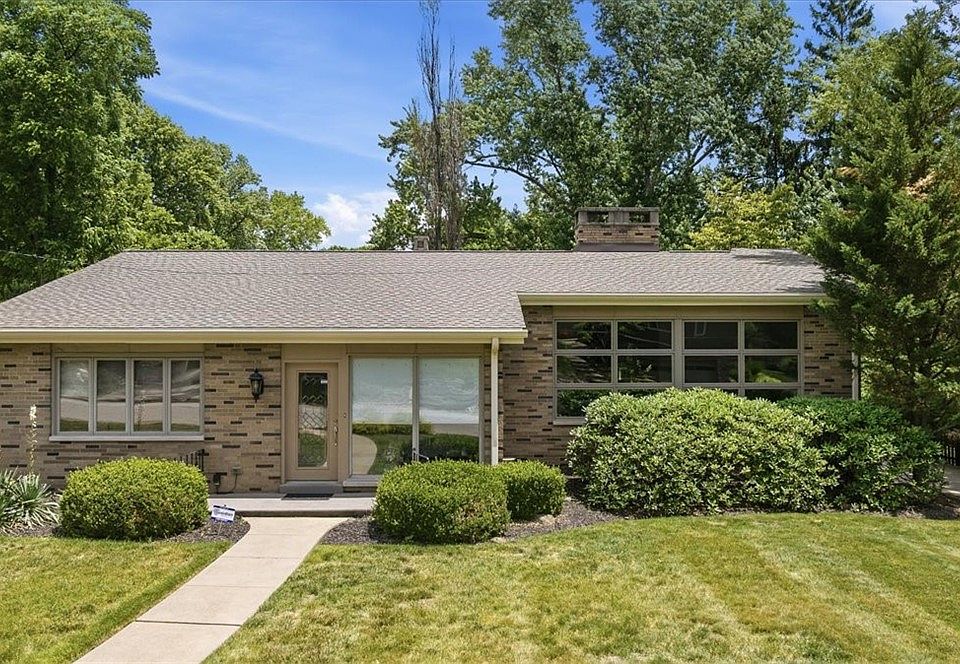 1st image of 111 Doray Dr