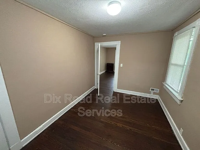 1581 Madison Ave — Photo 28