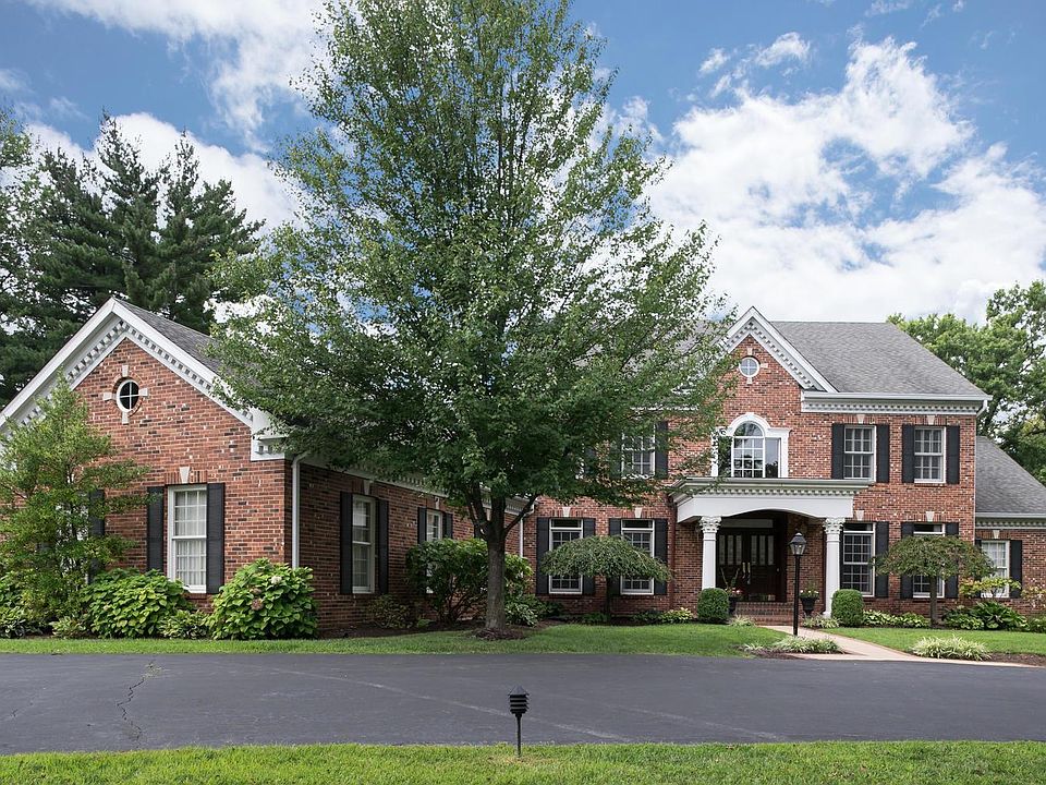 1st image of 8 Vouga Ln