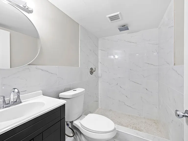 20 E Monument Ave — Photo 13
