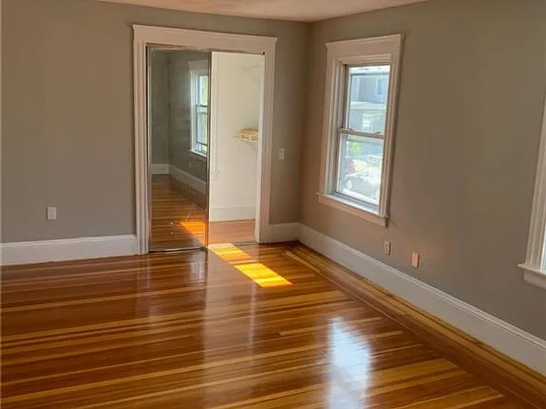 160 California Ave — Photo 9