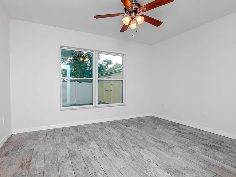 6235 S Adelia Ave — Photo 6