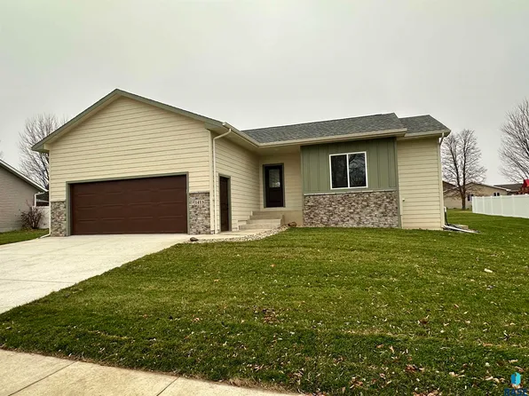 1413 Evergreen Dr, Luverne, MN 56156