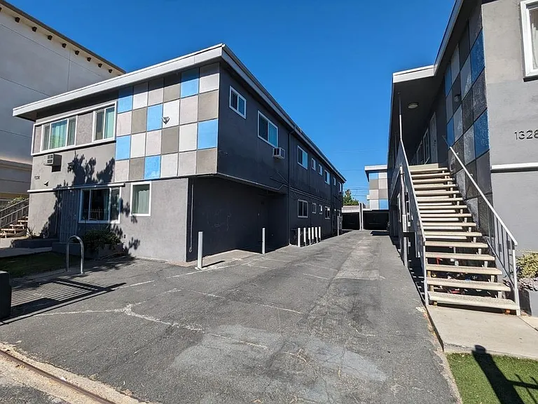 1328 Gordon St #7 — Photo 5