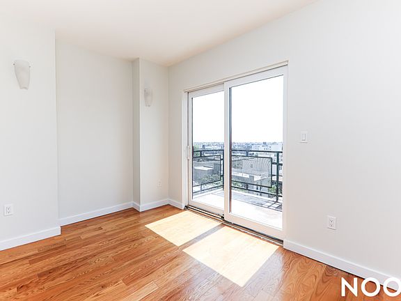 5th image of 146 Linden Blvd #7B