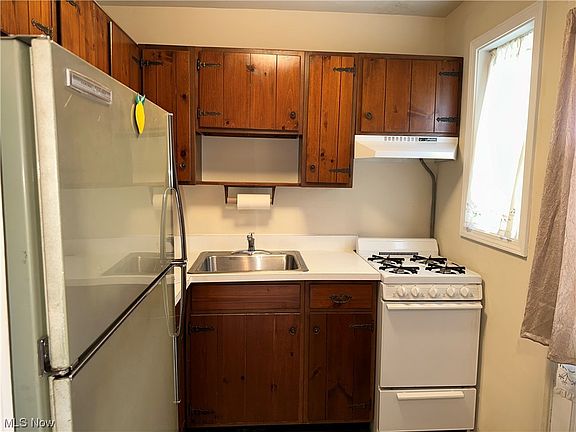 4th image of 462 Clearview Dr #D-8