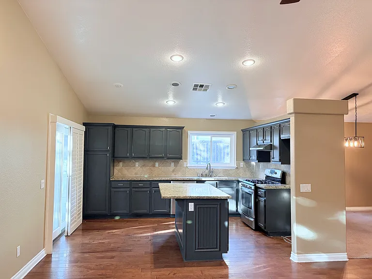 2834 Mountain Hills Ln — Photo 7