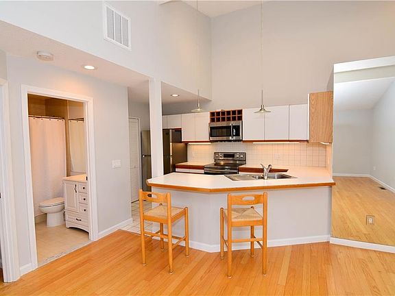 5th image of 774 Williamsburg Cir #415