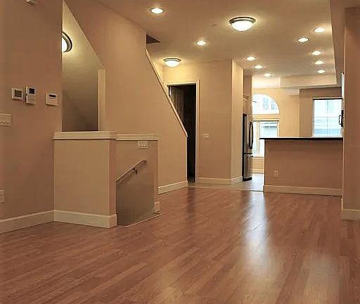 5th image of 12327 NE 7th Pl APT 4-108
