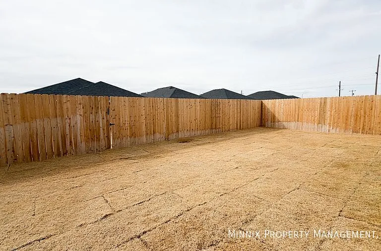 7213 7th St — Photo 24