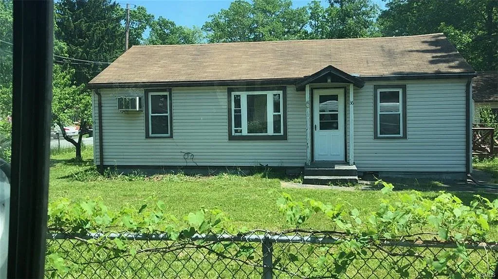 36 Firwood Rd S photo 1