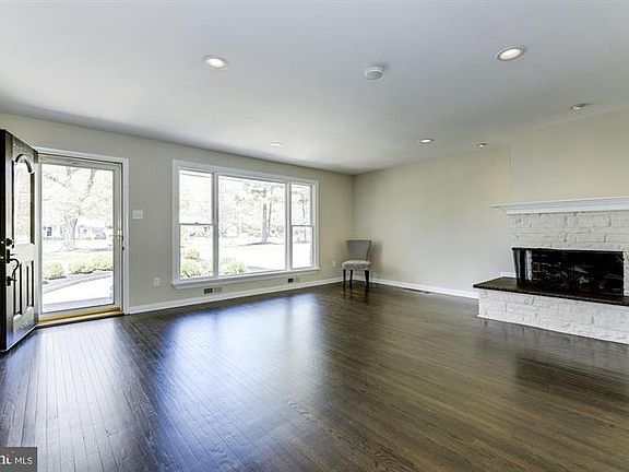 5th image of 606 E Camden Ave