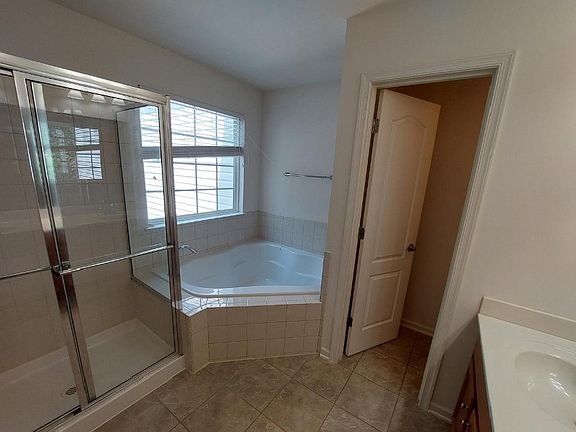 4th image of 23195 Tradewind Dr