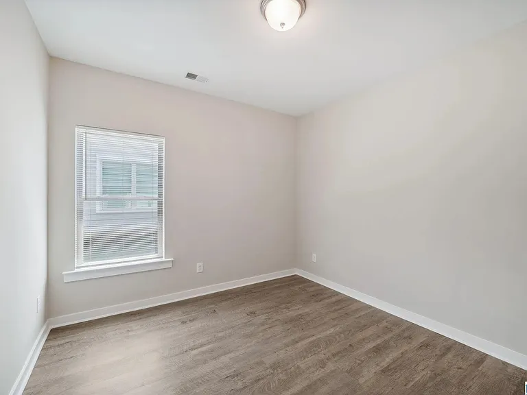 7944 Saint James Dr — Photo 17