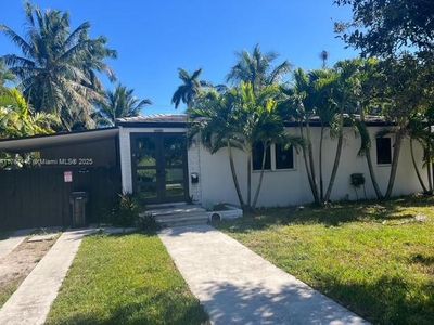 617 La Villa Dr, Miami Springs, FL, 33166