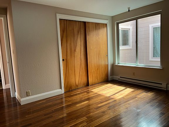 3rd image of 523 Duboce Ave #1