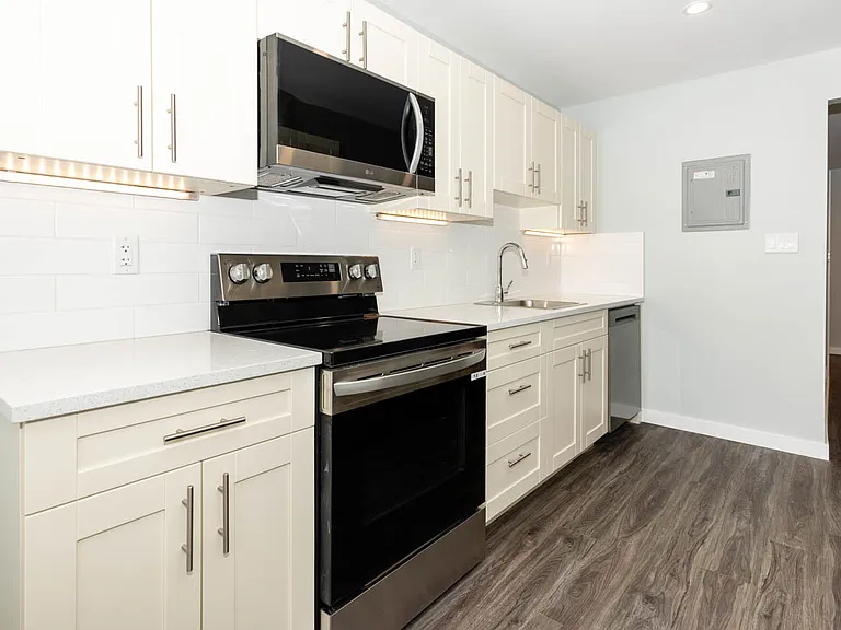 1800 Portage Ave #2 — Photo 2