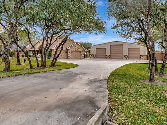 2nd image of 249 Post Oak Bnd