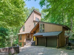 10275 Greystone Rd, Manassas, VA 20111