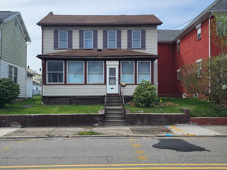 155 Strayer St — Photo 1