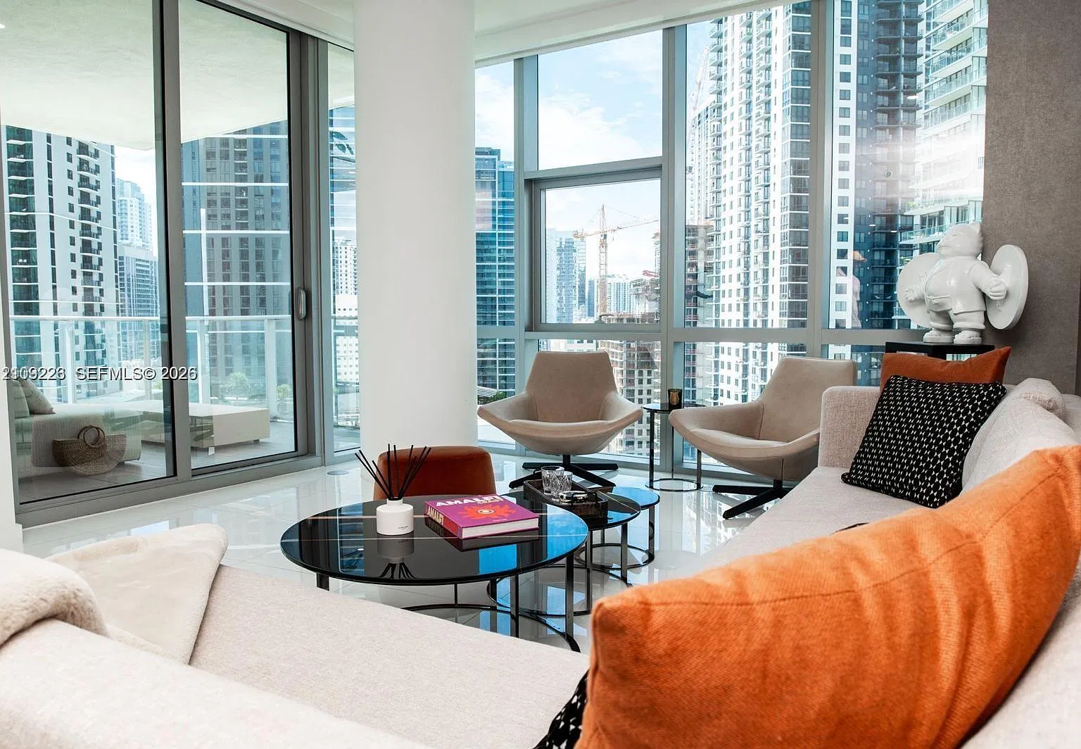 Paramount Miami Worldcente — Photo 2