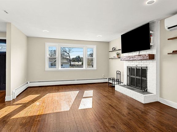 4th image of 19 Smith Rd