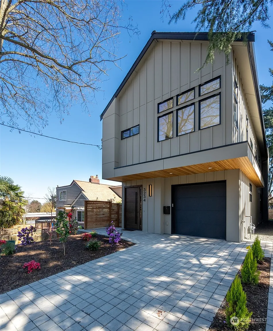 3234 25th Avenue W photo 1
