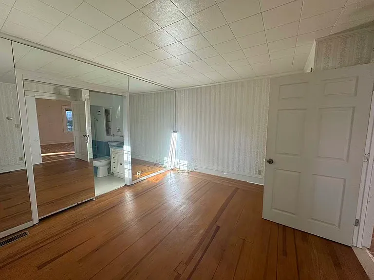 23 Gardner Ave #23 — Photo 13