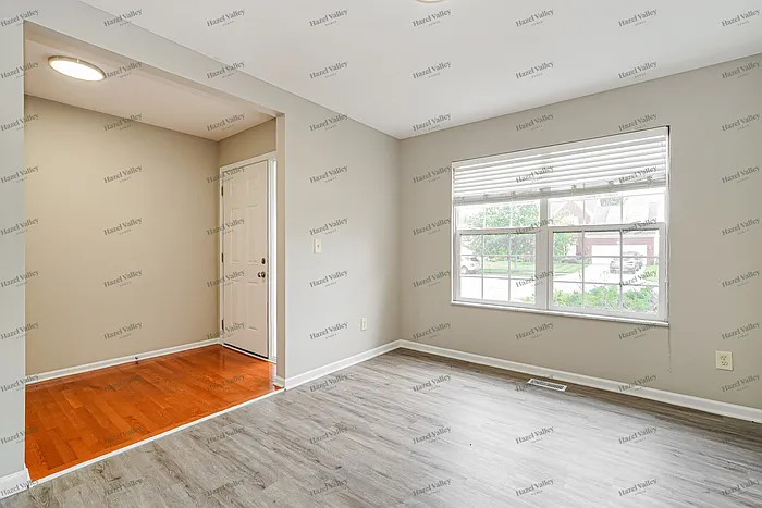 855 Mueller Dr — Photo 4