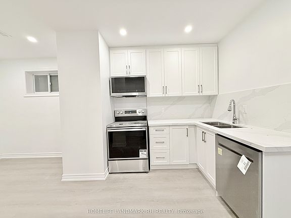 5th image of 414 Dundas St W #202