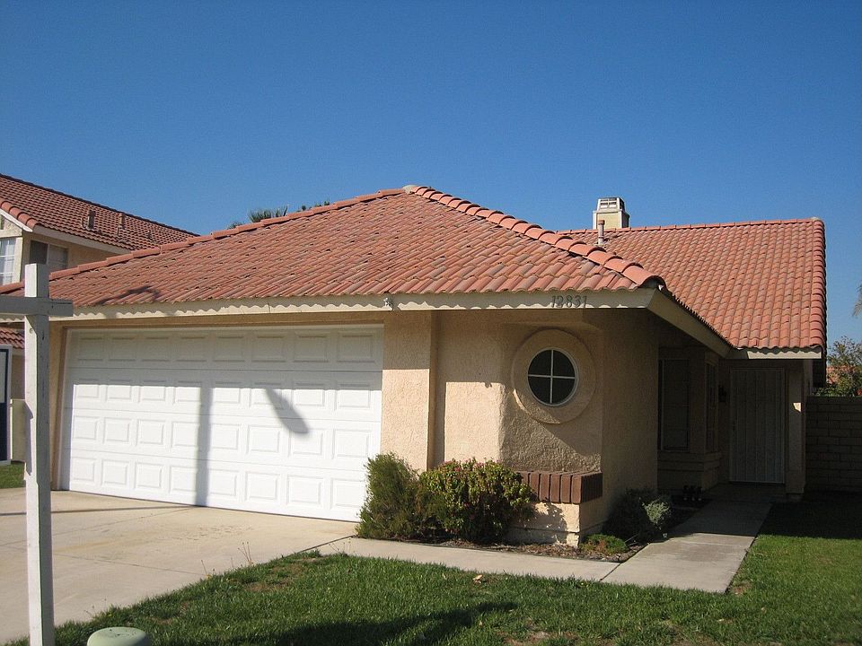 COMPLIMENTS OF PARK PLACE REAL ESTATE