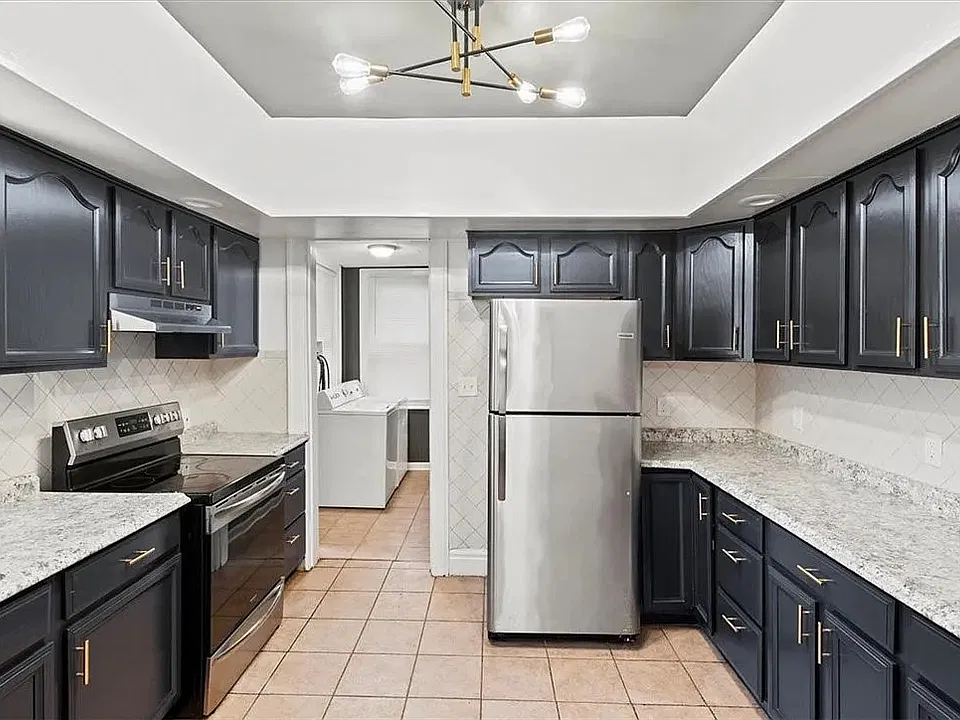 165 Thurston Rd #1