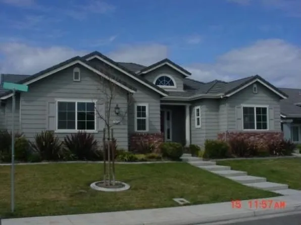 1075 Dallas Dr, Livingston, CA 95334