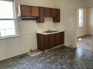 2078 S 17th St, Milwaukee, WI 53204