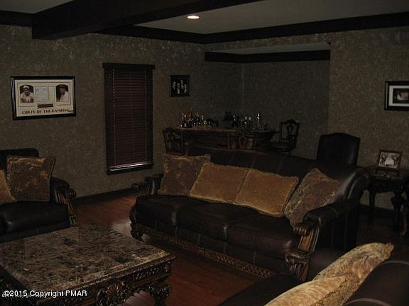 3rd image of 211 Spyglass Ct