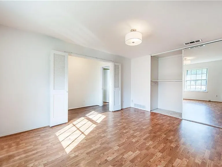 7521 Brentcove Cir — Photo 6