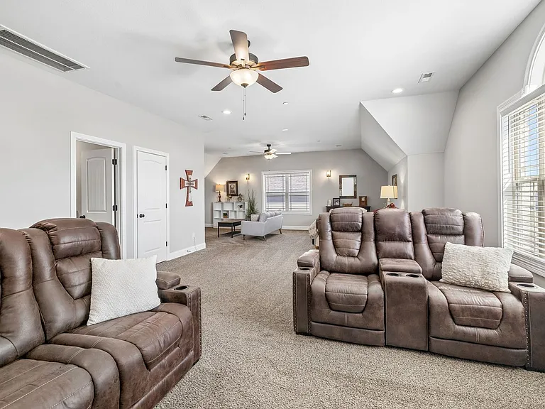 8325 Turnbull Dr — Photo 36