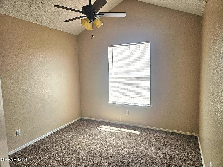 1120 Coyote Ln — Photo 13