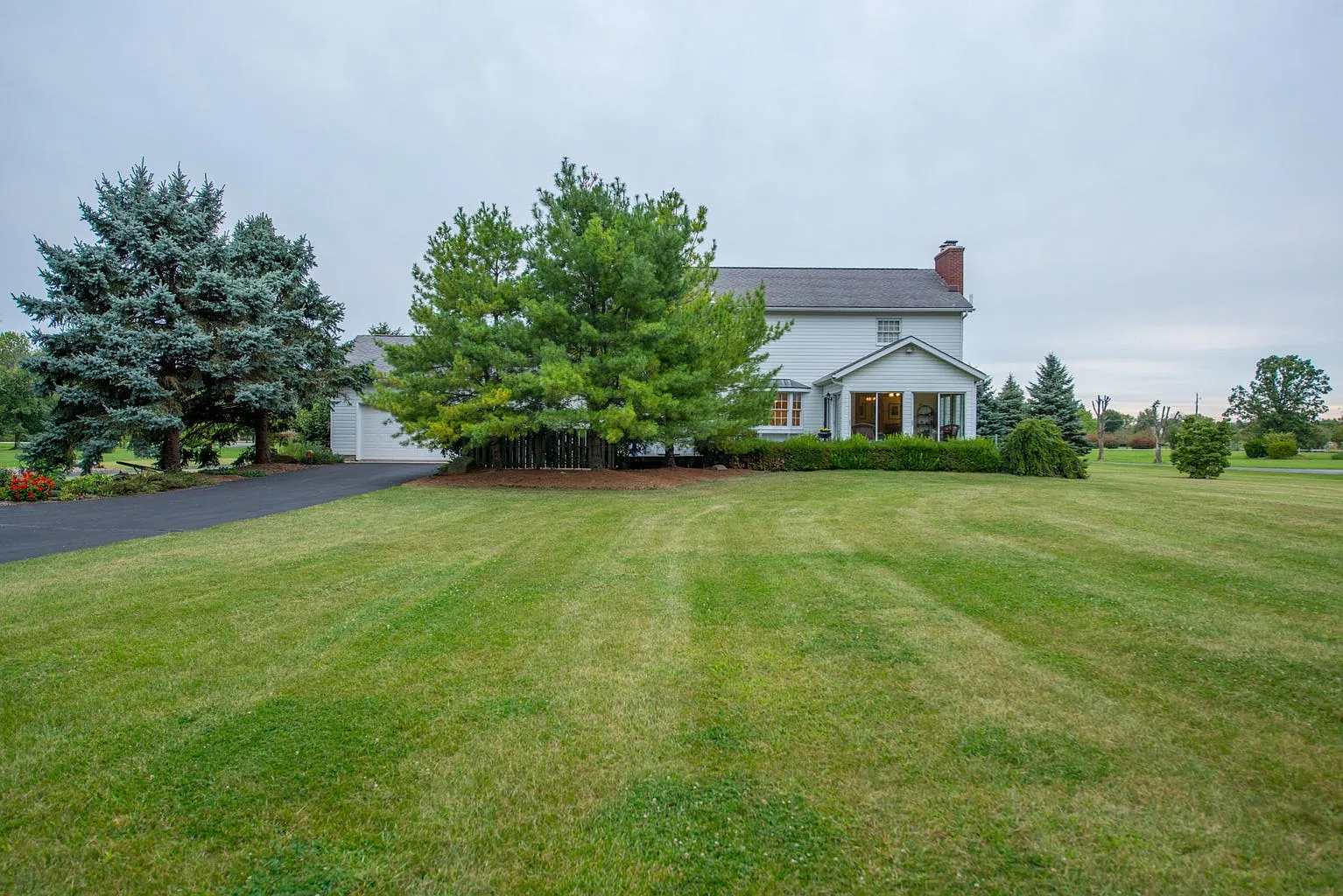 4 bed, 2794 sqft, $3,500 — Photo 2