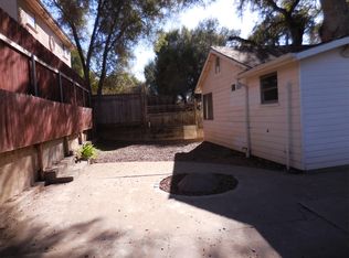 224 Valley Rd #A, Oak View, CA 93022