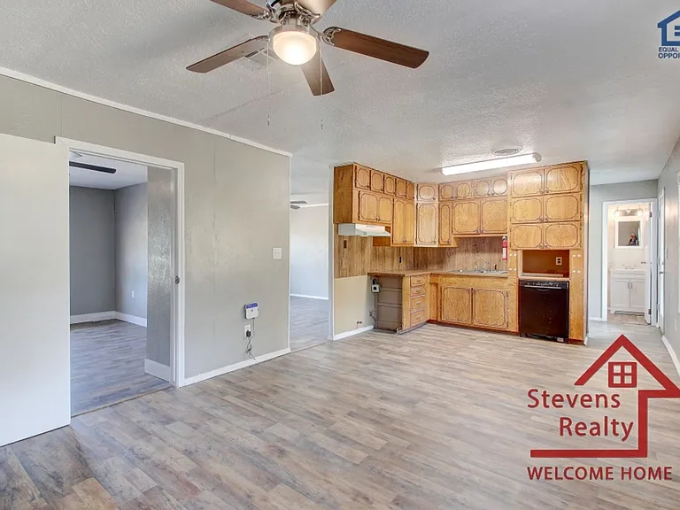 2316 NW 28th St — Photo 11