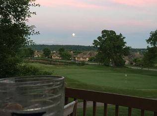 1049 Terrace Ct, Lake Geneva, WI 53147