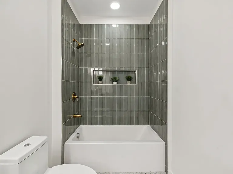 806 Olympic St #407 — Photo 9