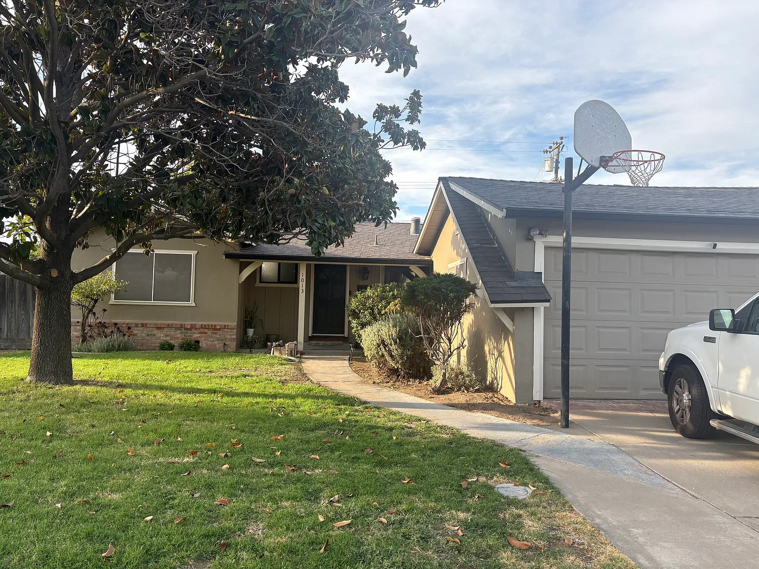 4 bed, 1443 sqft, $2,200 — Photo 1