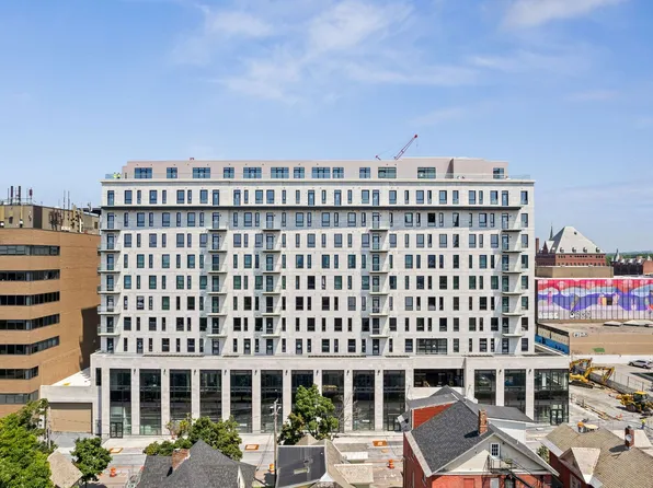 Bank Street Apartments at Burlington Square
