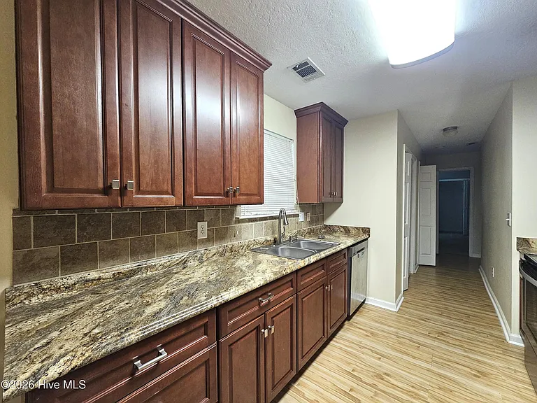 206 Corley Cir — Photo 4